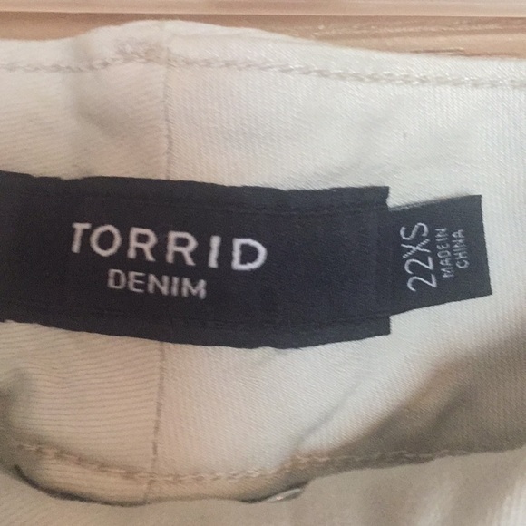 Torrid Cream Skinny Pants - Picture 3 of 3